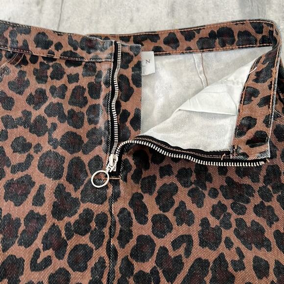 Hayden Los Angeles Animal Print Denim Mini Skirt with Decorative Zipper Small - Picture 4 of 9